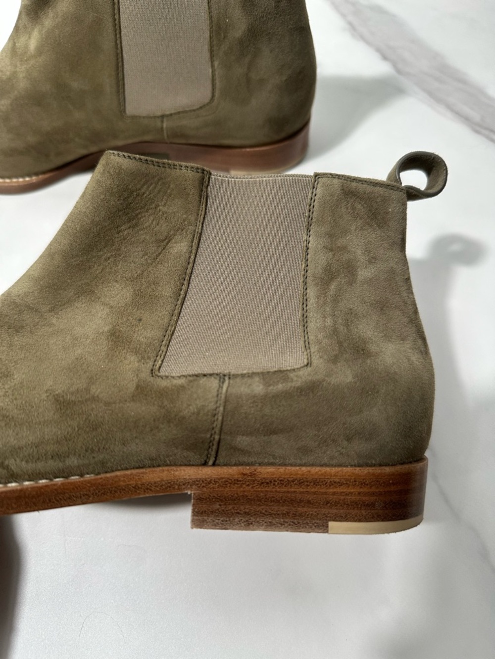 Jenni Kayne Suede Chelsea Ankle Boot in Laurel Size 9 Quiet Luxury Minimalist - Picture 11 of 16